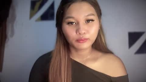 yoursweetgirl_zia online show from June 18, 2026, 7:19 am
