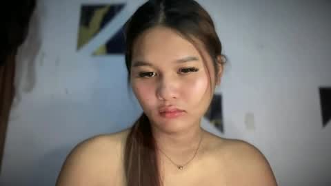 yoursweetgirl_zia online show from June 19, 2026, 5:56 am