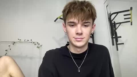 yoursweetyguy online show from November 25, 2025, 4:40 pm