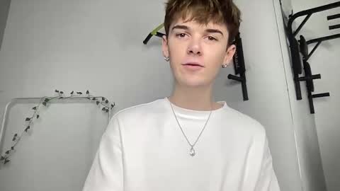 yoursweetyguy online show from December 2, 2025, 4:46 pm