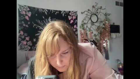 yourthickgingergoddess online show from February 4, 2025, 8:38 pm