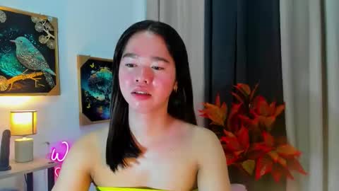 yourtinybunny online show from November 15, 2025, 6:33 am