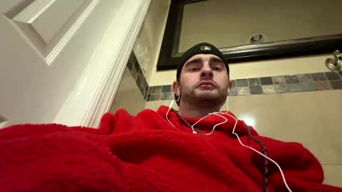 Snapshot of yourwhiteislandboy chatting on May 10, 2026, 5:01 am yourwhiteislandboy online show from May 10, 2026, 5:01 am