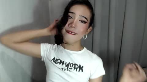 yourwife_material99 online show from March 30, 2026, 7:48 pm