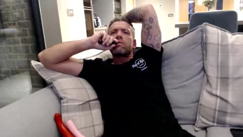 Snapshot of youwantus69 chatting on December 10, 2024, 5:07 am You want us 69 online show from December 10, 2024, 5:07 am