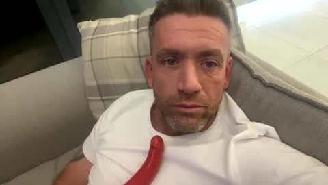 Snapshot of youwantus69 chatting on January 24, 2025, 5:42 am You want us 69 online show from January 24, 2025, 5:42 am