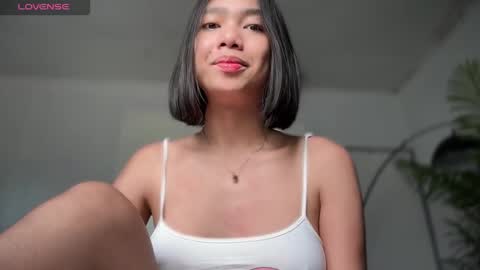 YowgineTheGreat online show from January 3, 2025, 3:27 am