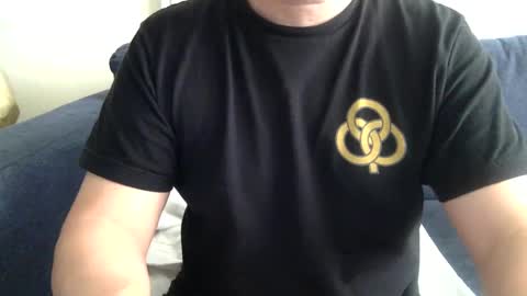 yque online show from January 6, 2025, 8:18 pm