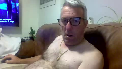 Snapshot of yragbew chatting on July 18, 2026, 2:49 am Daddiesgirl online show from July 18, 2026, 2:49 am