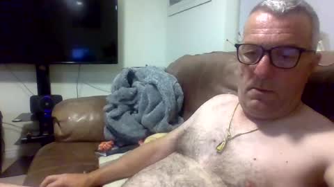 Snapshot of yragbew chatting on July 19, 2026, 3:10 am Daddiesgirl online show from July 19, 2026, 3:10 am