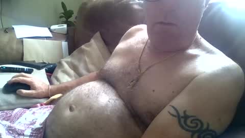 Snapshot of yragbew chatting on July 25, 2026, 12:36 pm Daddiesgirl online show from July 25, 2026, 12:36 pm