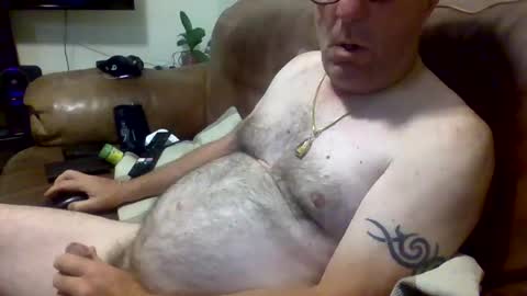 Snapshot of yragbew chatting on August 1, 2026, 2:55 am Daddiesgirl online show from August 1, 2026, 2:55 am