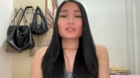 yrdrmgrl_jennie26 online show from February 9, 2026, 6:23 pm