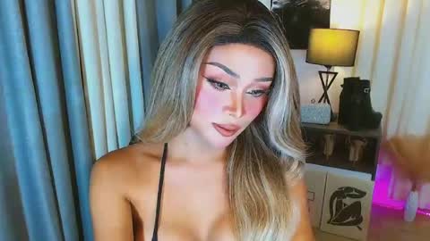 ysabellefox online show from July 18, 2026, 9:35 am