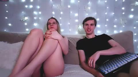 Yue Lang and Samm online show from July 22, 2026, 7:05 pm