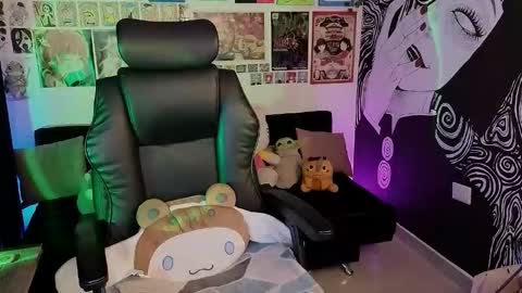 Snapshot of yuhwa chatting on February 18, 2026, 11:55 pm rawr Anne Independent model online show from February 18, 2026, 11:55 pm