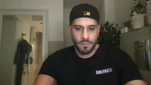 Snapshot of yul53 chatting on October 3, 2025, 5:43 pm yul53 online show from October 3, 2025, 5:43 pm