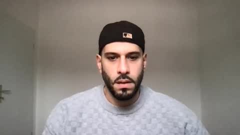 Snapshot of yul53 chatting on November 4, 2025, 8:57 am yul53 online show from November 4, 2025, 8:57 am