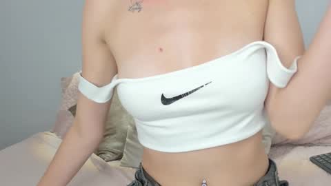 Snapshot of yulievans chatting on December 24, 2024, 10:06 pm yulievans online show from December 24, 2024, 10:06 pm