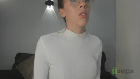 Snapshot of yulievans chatting on January 3, 2025, 11:23 pm yulievans online show from January 3, 2025, 11:23 pm