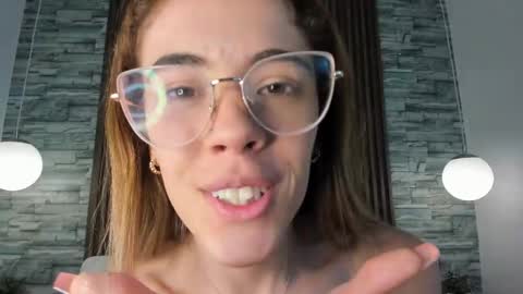 Snapshot of yulievans chatting on January 23, 2025, 10:22 pm yulievans online show from January 23, 2025, 10:22 pm