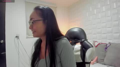 Y U L I T Z A online show from December 22, 2025, 12:02 pm