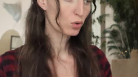 yulla dao online show from September 9, 2025, 3:22 pm