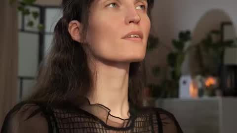 yulla dao online show from October 23, 2025, 3:44 pm