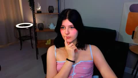 Yumi online show from March 14, 2026, 1:49 pm