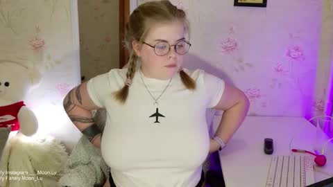 Snapshot of yumm_lolly chatting on October 8, 2025, 5:54 pm Polly online show from October 8, 2025, 5:54 pm