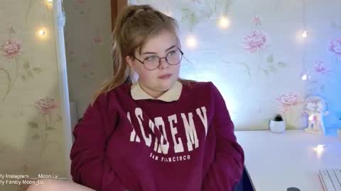 Snapshot of yumm_lolly chatting on October 31, 2025, 4:30 pm Polly online show from October 31, 2025, 4:30 pm