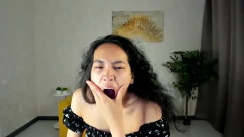 Cindey online show from May 18, 2026, 3:35 am