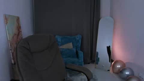 Cindey online show from June 25, 2026, 5:12 am