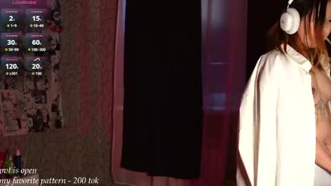 Snapshot of yummy_maya chatting on August 1, 2026, 2:49 pm Chimi online show from August 1, 2026, 2:49 pm