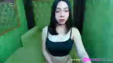 yummyhotkendra online show from July 28, 2026, 1:21 pm