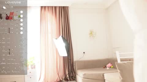 Snapshot of yuna_leen chatting on December 1, 2025, 6:18 am yuna_leen online show from December 1, 2025, 6:18 am