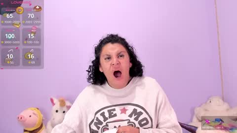 yunahott_ online show from January 30, 2025, 6:03 am