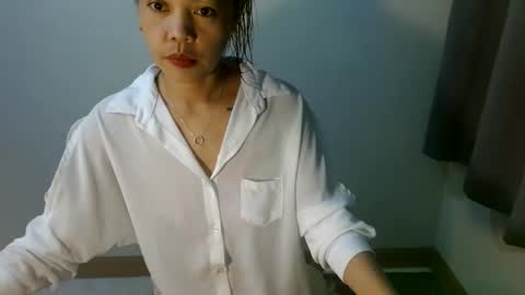 yunahuntrixx online show from June 8, 2026, 10:15 am