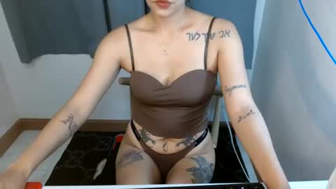 yunahuntrixx online show from June 27, 2026, 10:09 am