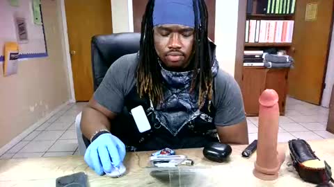 Snapshot of yungbbcbro chatting on March 9, 2025, 5:22 am Octavian online show from March 9, 2025, 5:22 am