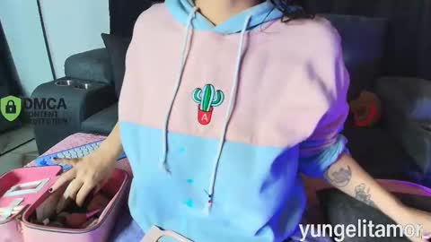 Snapshot of yungelitamor_ chatting on October 15, 2025, 4:56 am ELITA online show from October 15, 2025, 4:56 am