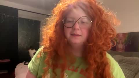 Snapshot of yungnotinnocent chatting on December 18, 2025, 10:21 am Etta and N online show from December 18, 2025, 10:21 am