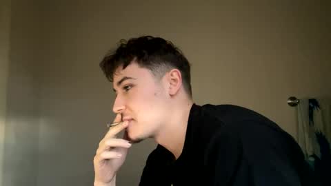 yungstudbev online show from December 19, 2024, 8:13 pm