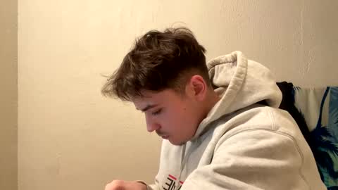 yungstudbev online show from December 24, 2024, 9:50 am