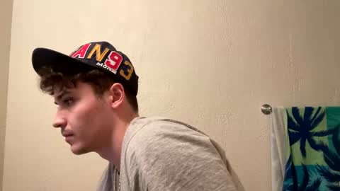 yungstudbev online show from January 8, 2025, 10:26 am