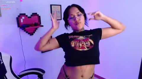 Angelly online show from July 26, 2026, 5:04 am
