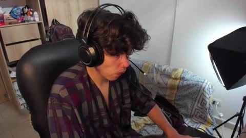 yurii_moody online show from November 6, 2025, 6:31 pm