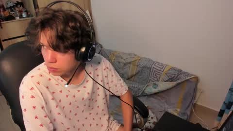 yurii_moody online show from November 18, 2025, 8:35 pm