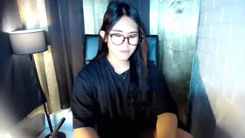 Snapshot of yuriyumixx_xoxo chatting on October 28, 2025, 9:39 pm yuriyumixx_xoxo online show from October 28, 2025, 9:39 pm