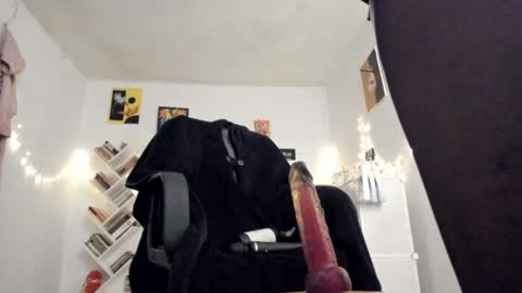 paola online show from December 16, 2024, 11:28 pm